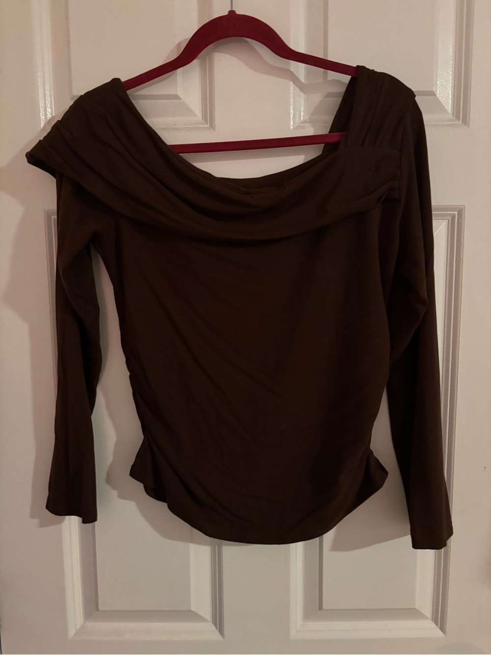 Women’s Off-Shoulder Long Sleeve Top in Brown